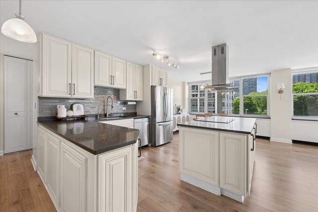 4250 N Marine Drive 435, Chicago, IL 60613
