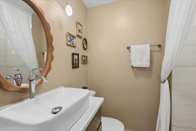 4250 N Marine Drive 435, Chicago, IL 60613