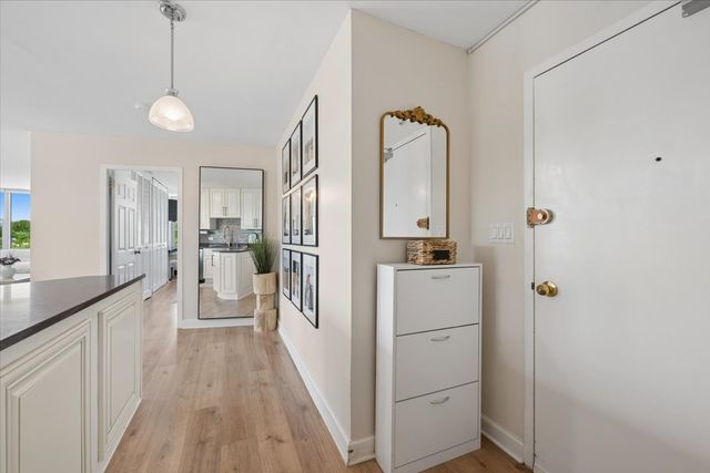 4250 N Marine Drive 435, Chicago, IL 60613