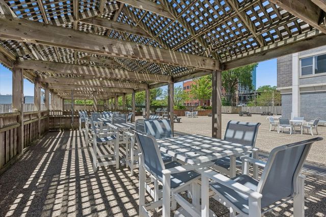 4250 N Marine Drive 435, Chicago, IL 60613