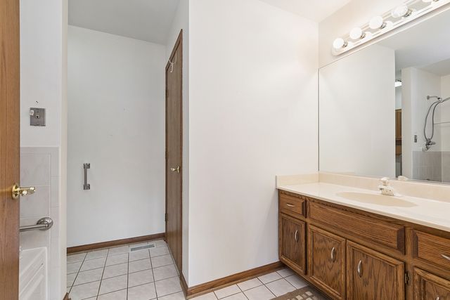 18414 Pine Lake Drive, Tinley Park, IL 60477