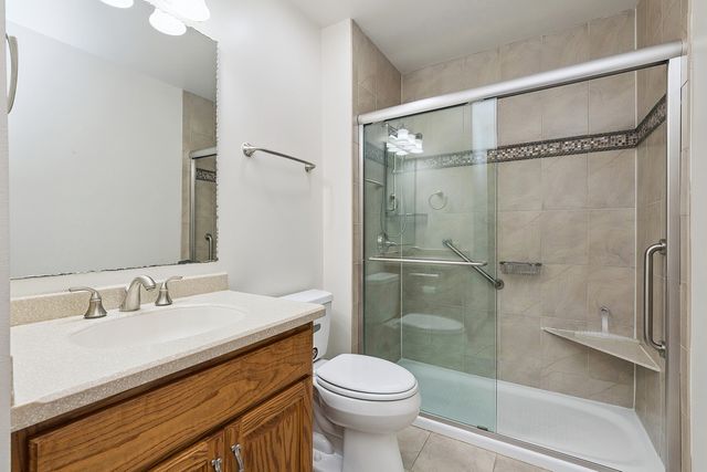18414 Pine Lake Drive, Tinley Park, IL 60477