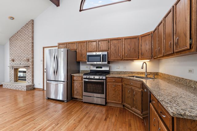 18414 Pine Lake Drive, Tinley Park, IL 60477