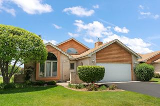 18414 Pine Lake Drive, Tinley Park, IL 60477