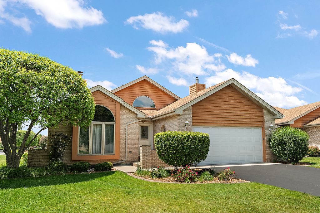 18414 Pine Lake Drive, Tinley Park, IL 60477