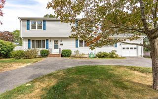 34 Barry Avenue, Somerset, MA 02726