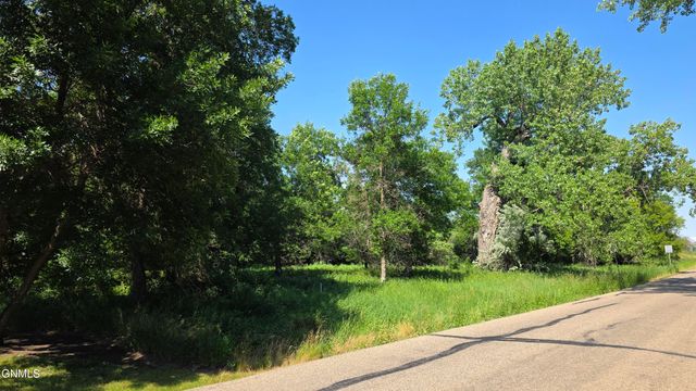 On Ponderosa Avenue, Bismarck, ND 58503 property photo