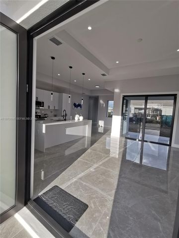 2913 NW 21 ave, Cape Coral, FL 33993