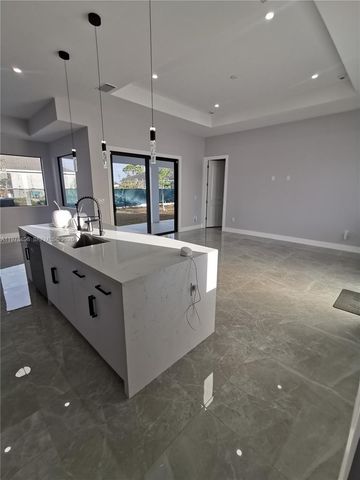 2913 NW 21 ave, Cape Coral, FL 33993