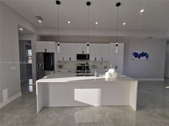 2913 NW 21 ave, Cape Coral, FL 33993