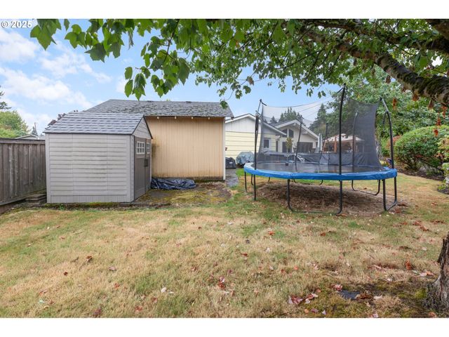 14530 Ne KNOTT Ct, Portland, OR 97230