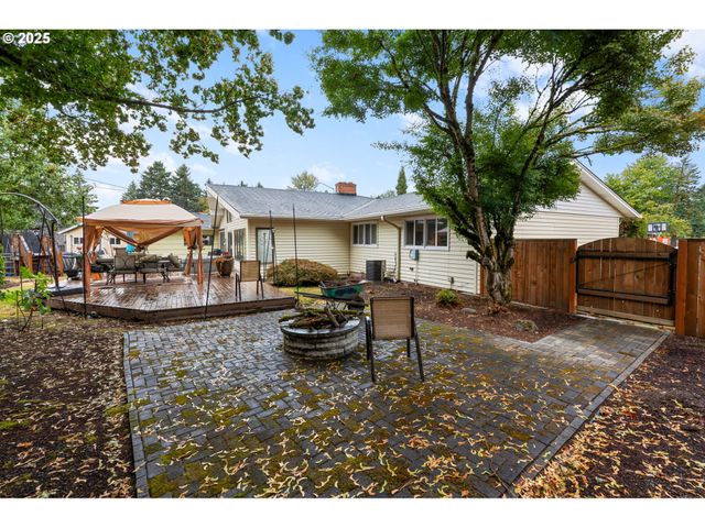 14530 Ne KNOTT Ct, Portland, OR 97230