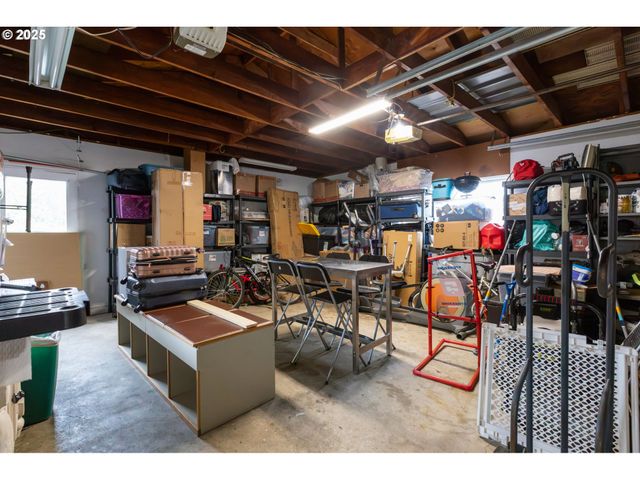 14530 Ne KNOTT Ct, Portland, OR 97230