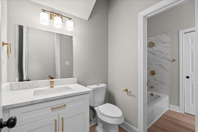 1806 Winter Knoll Way, Houston, TX 77062