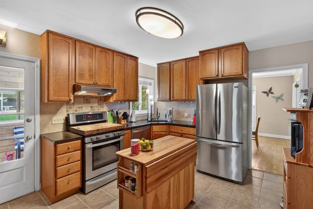 6605 Forest Court, Windsor Heights, IA 50324