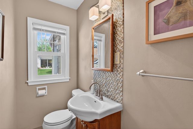 6605 Forest Court, Windsor Heights, IA 50324