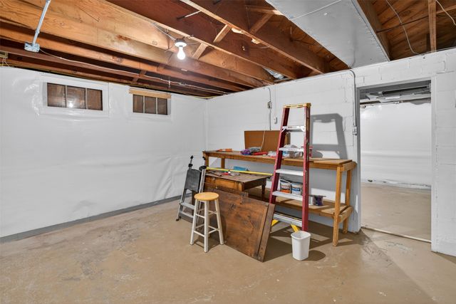 6605 Forest Court, Windsor Heights, IA 50324
