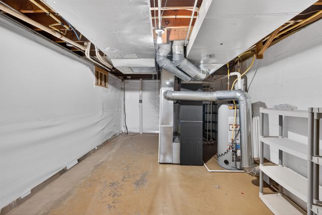 6605 Forest Court, Windsor Heights, IA 50324