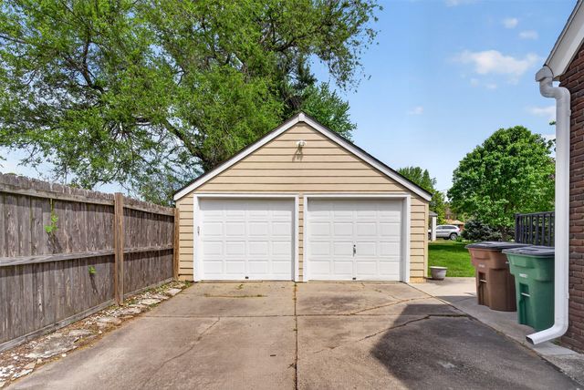 6605 Forest Court, Windsor Heights, IA 50324