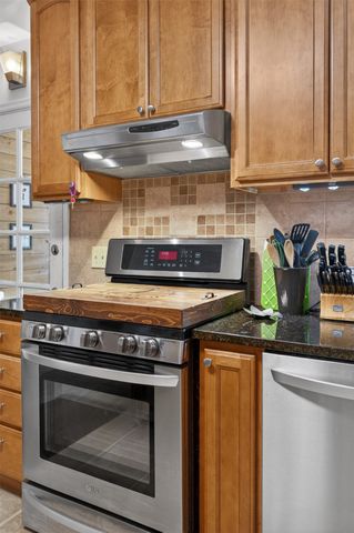 6605 Forest Court, Windsor Heights, IA 50324
