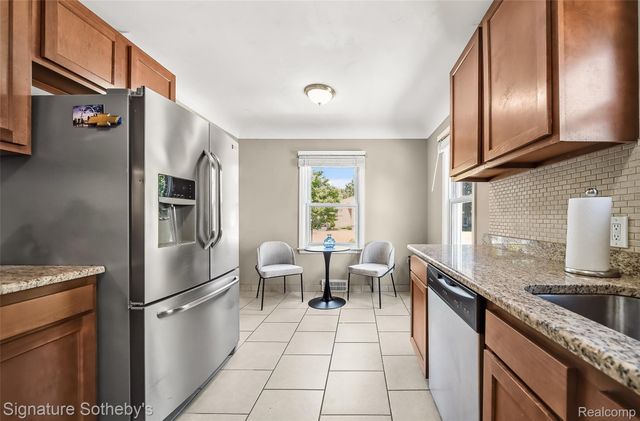 1820 Guthrie Avenue, Royal Oak, MI 48067