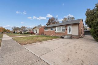 28501 Leona Street, Garden City, MI 48135