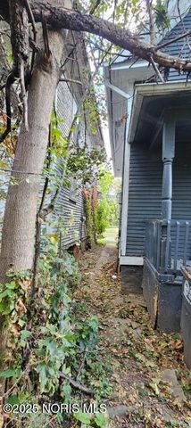 210 Western Avenue, Toledo, OH 43609