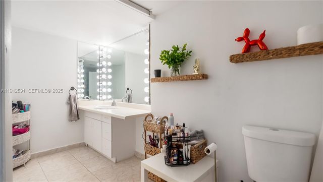 500 Bayview Drive 117, Sunny Isles Beach, FL 33160