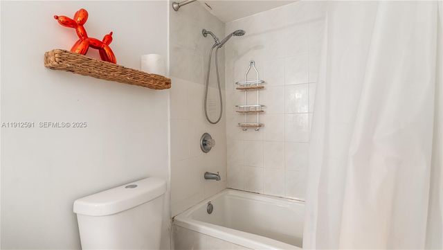 500 Bayview Drive 117, Sunny Isles Beach, FL 33160