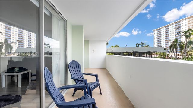 500 Bayview Drive 117, Sunny Isles Beach, FL 33160