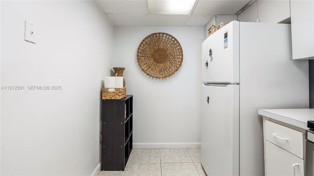 500 Bayview Drive 117, Sunny Isles Beach, FL 33160