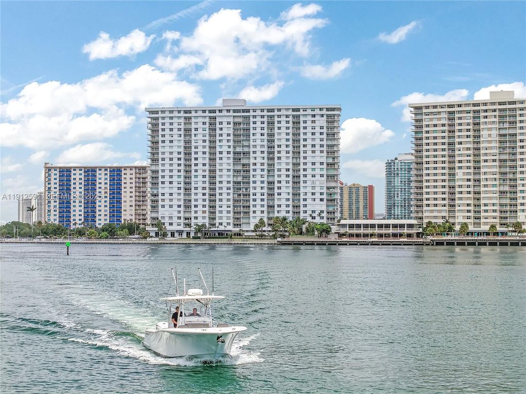500 Bayview Drive 117, Sunny Isles Beach, FL 33160
