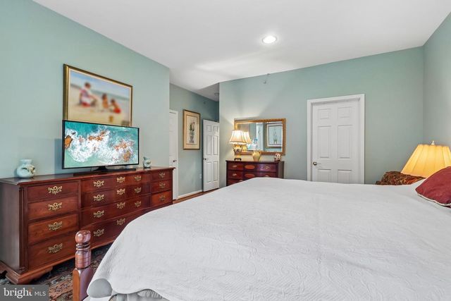 340 LISA WAY, Riverton, NJ 08077