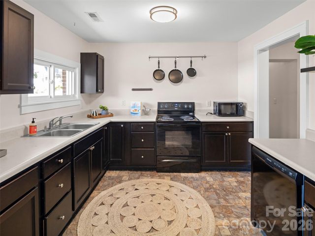 49 East Street, Asheville, NC 28803