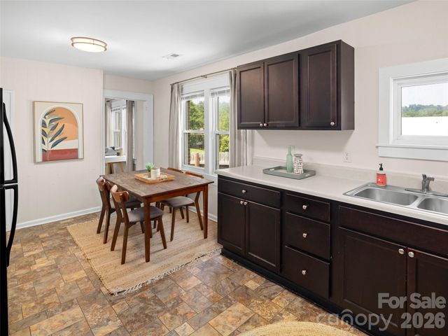49 East Street, Asheville, NC 28803