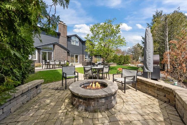 1755 Overland Trail, Deerfield, IL 60015