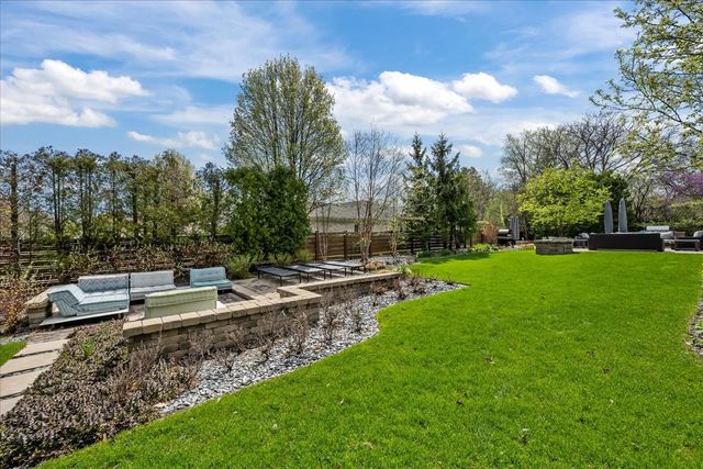 1755 Overland Trail, Deerfield, IL 60015