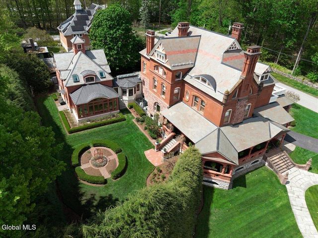 795 N Broadway, Saratoga Springs, NY 12866