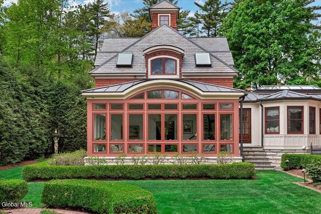 795 N Broadway, Saratoga Springs, NY 12866