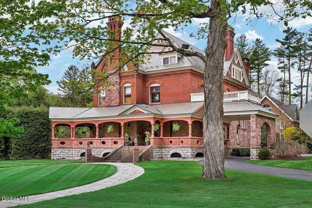 795 N Broadway, Saratoga Springs, NY 12866