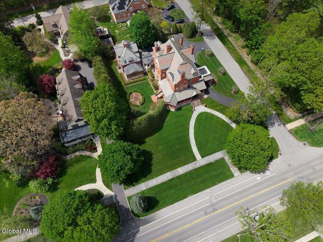 795 N Broadway, Saratoga Springs, NY 12866