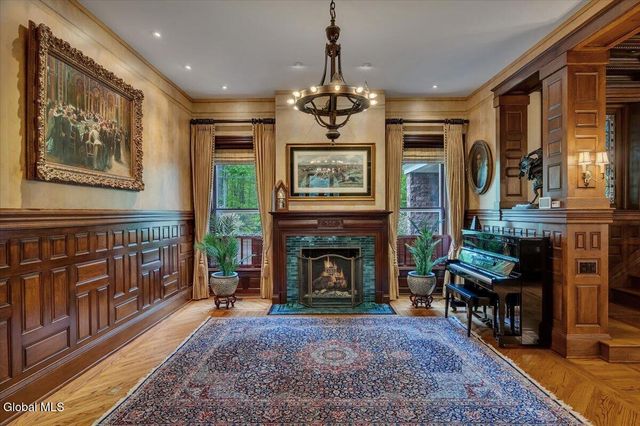 795 N Broadway, Saratoga Springs, NY 12866
