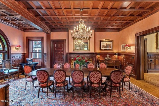 795 N Broadway, Saratoga Springs, NY 12866