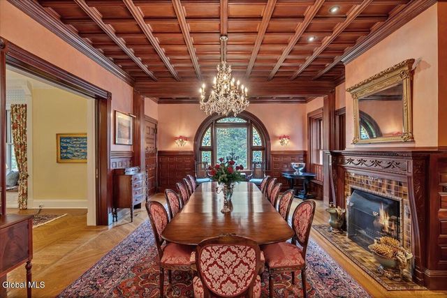 795 N Broadway, Saratoga Springs, NY 12866