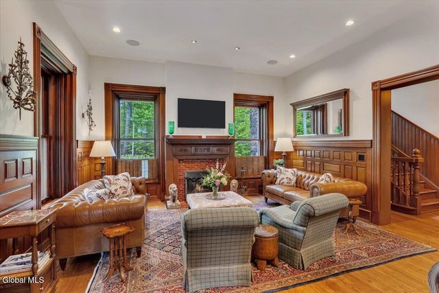 795 N Broadway, Saratoga Springs, NY 12866