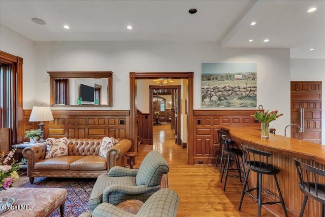 795 N Broadway, Saratoga Springs, NY 12866