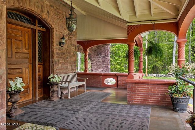795 N Broadway, Saratoga Springs, NY 12866