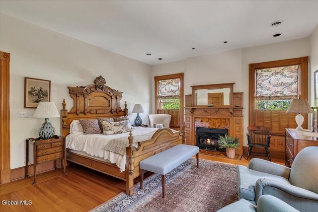 795 N Broadway, Saratoga Springs, NY 12866