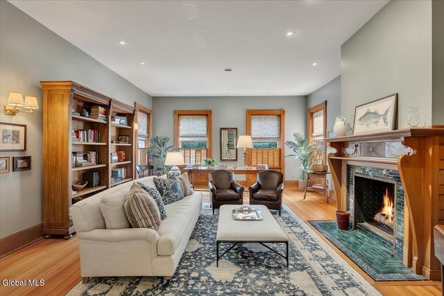 795 N Broadway, Saratoga Springs, NY 12866