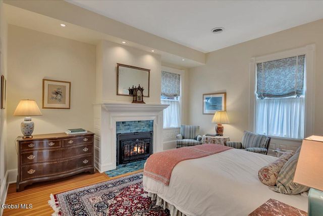 795 N Broadway, Saratoga Springs, NY 12866